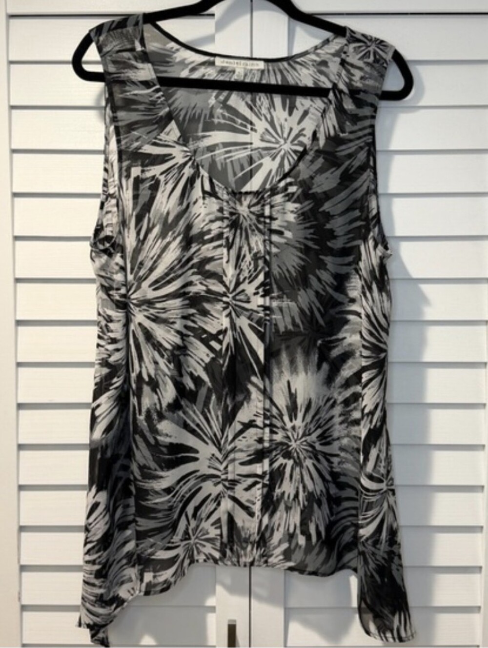 Daniel Rainn Women's Sleeveless Top